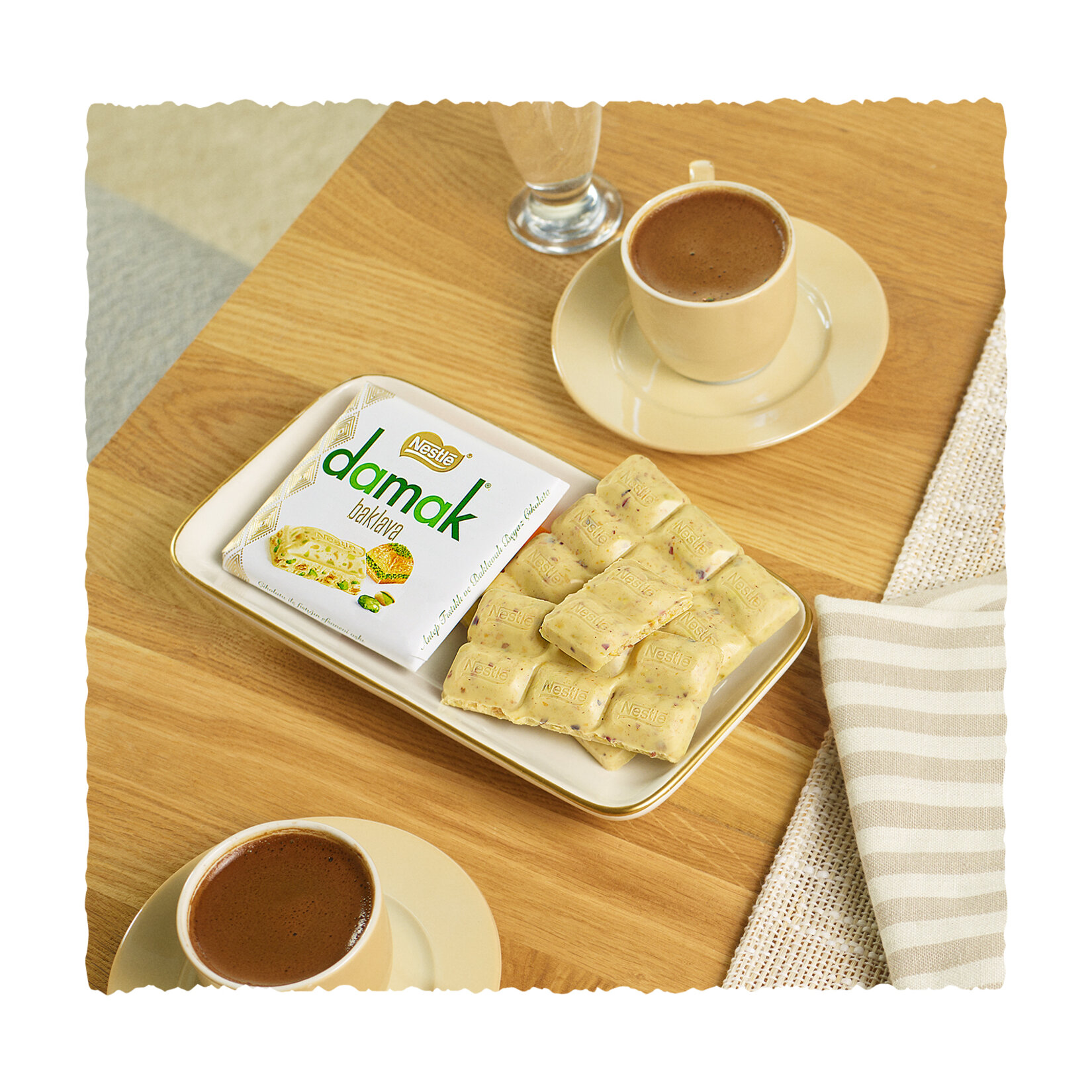 Nestlé Damak Baklava Antep Fıstıklı Baklavalı Beyaz Çikolata 60g