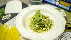 Vegan Kaju Pesto ve Glutensiz Spagetti Tarifi