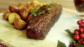 Fırınlanmış Bonfile ve 3 Mantarlı Gravy Sos