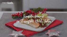 Fırında Somon ve Zencefilli Narlı Salsa