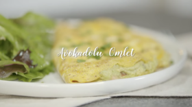Avokadolu Omlet