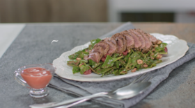 Frambuazlı Fındıklı Kuzu Fileto Salatası Tarifi