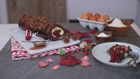Vişneli, Mascarpone Kremalı Rulo Pasta Tarifi