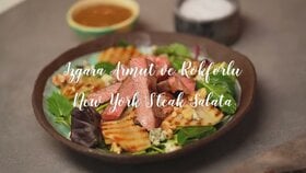 Izgara Armut ve Rokforlu New York Steak Salata Tarifi