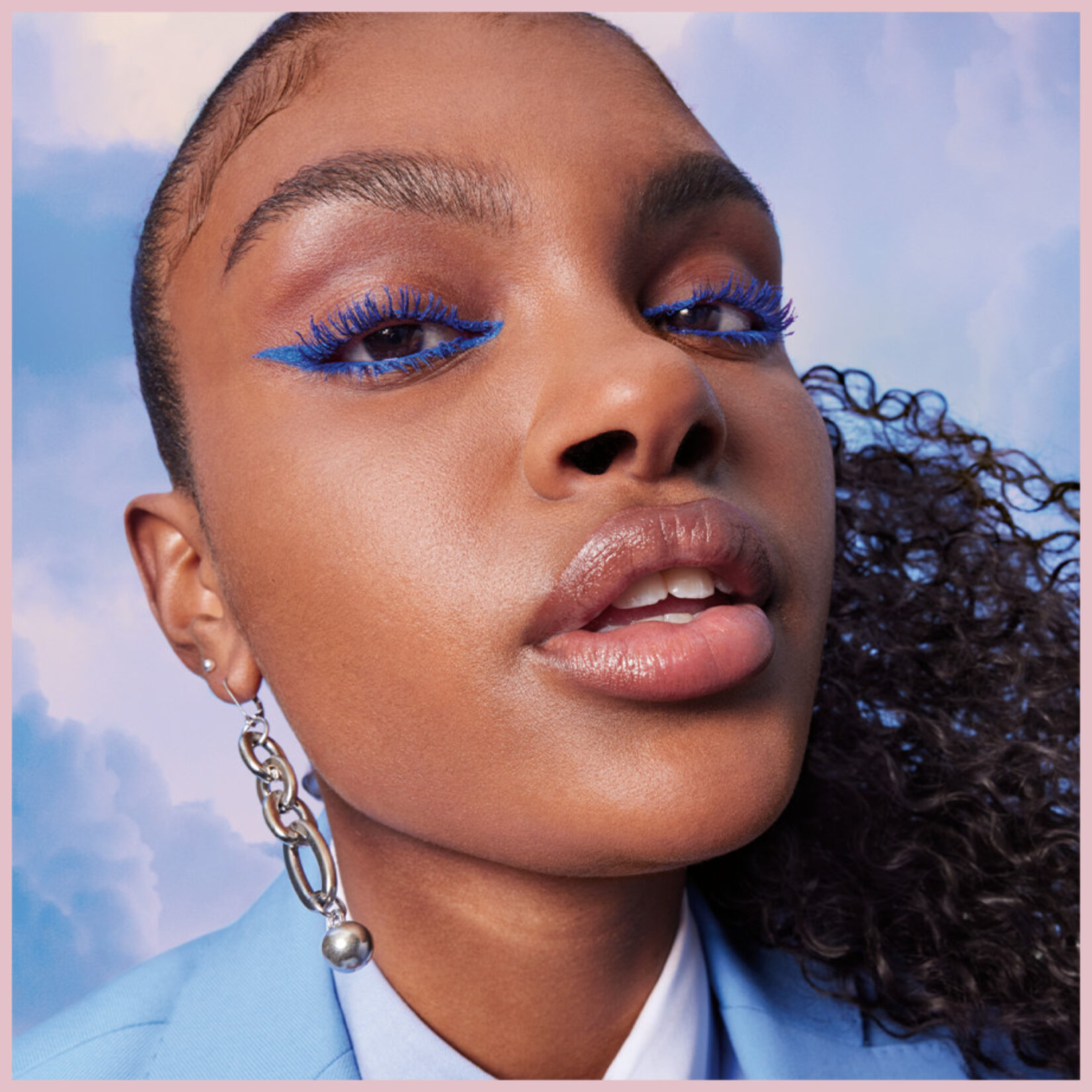 Maybelline New York Lash Sensational Sky High Mavi Maskara - Görsel 4