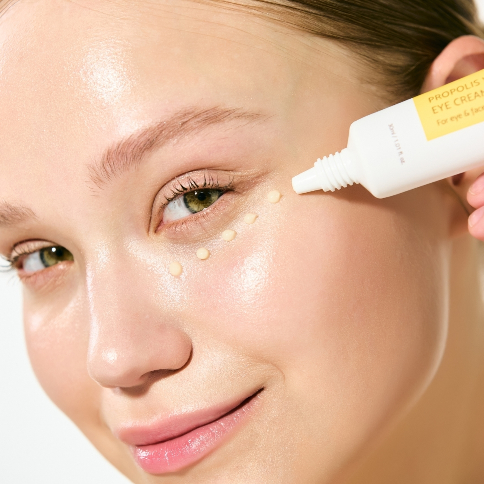 Iunik Propolis Vitamin Eye Cream 30 Ml - Görsel 3