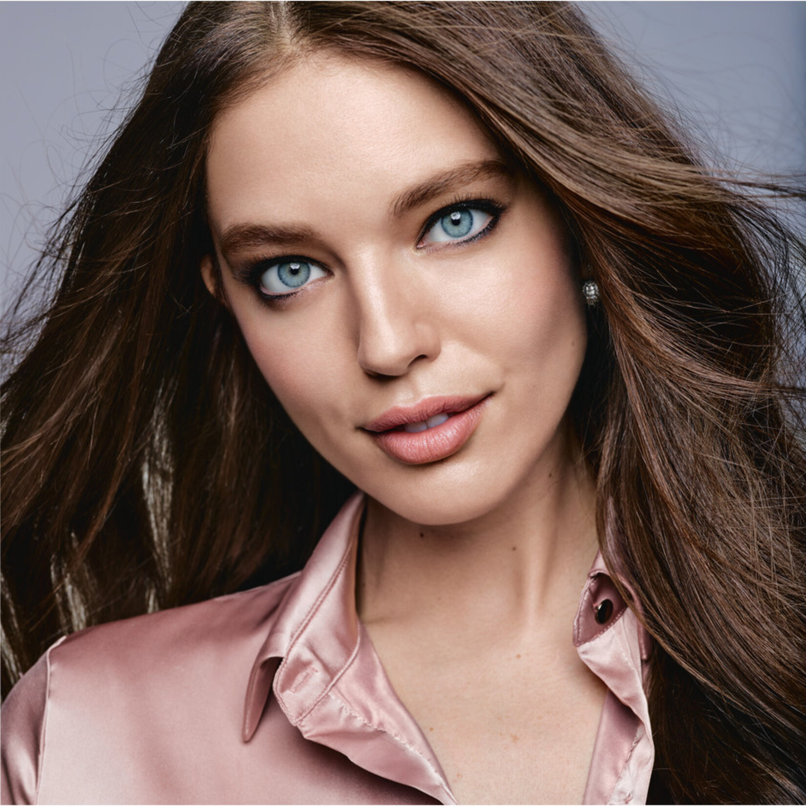 Maybelline New York Affinitone Fondöten - 03 Light Sandbeige - Görsel 3