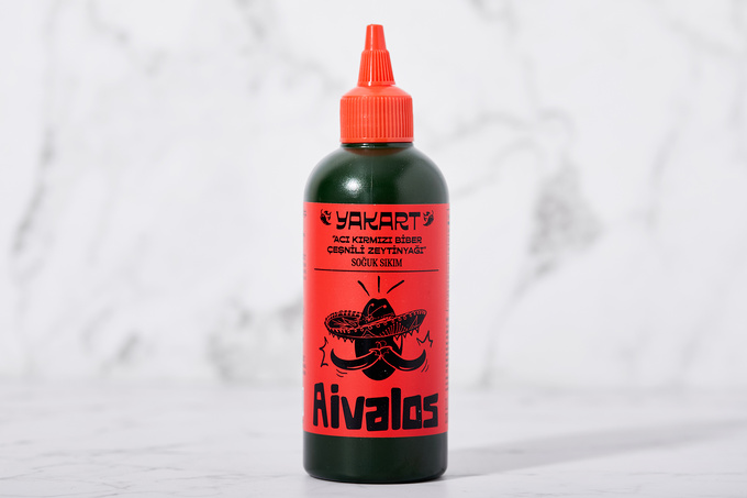 Natürel Sızma Zeytinyağı Yakart (Acı Kırmızı Biber Çeşnili) 330 ml