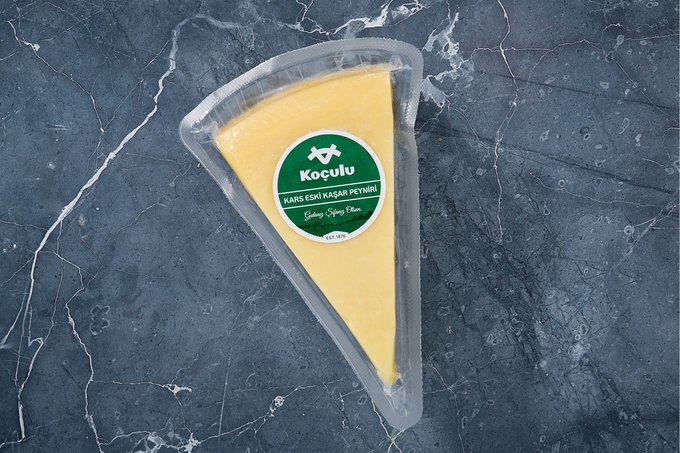 Tam Yağlı Kars Eski Kaşar Peyniri 300 g