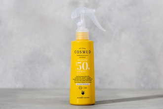 Tüm Cilt Tipleri için Aile Boy Yüz ve Vücut Sprey Güneş Kremi SPF50+ 200 ml