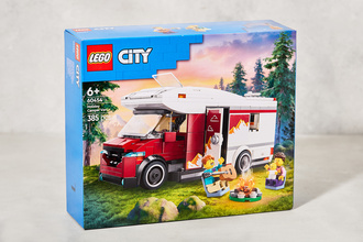 Lego City Tatil Macera Karavanı Oyuncak Araç Seti 6+ Yaş 385 Parça