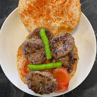 Ekmek Arası Düzce Köftesi görseli