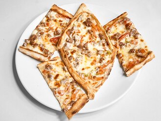 Kuşbaşılı Pide (Açık) görseli