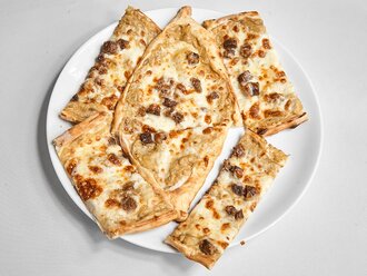 Hünkarbeğendi Pide (Açık) görseli