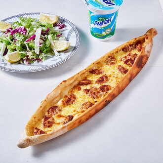 Sucuklu Kaşarlı Yumurtalı Pide görseli