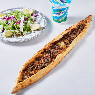 Kavurmalı Yumurtalı Kaşarlı Pide görseli