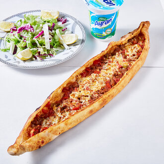 Kuşbaşılı Kaşarlı Pide görseli
