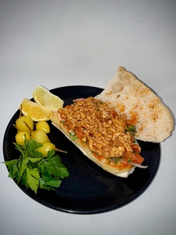 Çeyrek Ekmek Arası Tavuk Tantuni görseli