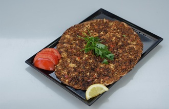 Ufra Usulü İsotlu Lahmacun görseli