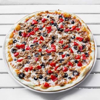 Ton Balıklı Pizza görseli