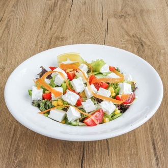 Keçi Peynirli Salata görseli