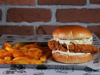 Fried Chicken Burger görseli