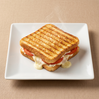 Beyaz Peynirli Ve Domatesli Tost görseli