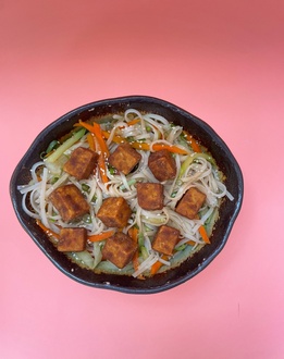 Vegan Tofu Pirinç Eriştesi/ Vegan Tofu Rice Noodle görseli