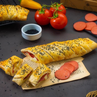 Sucuklu Stromboli görseli