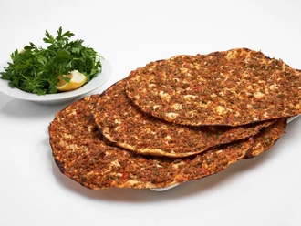 Lahmacun görseli