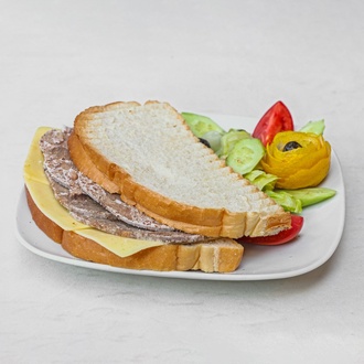 Ayvalık Ekmeğine Kavurmalı Kaşarlı Tost görseli