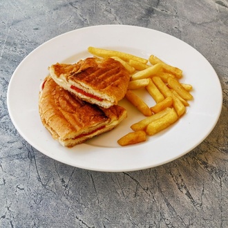 Salamlı Tost görseli