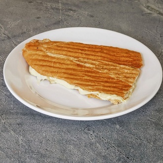 Yarım Ekmek Arası Beyaz Peynirli Tost görseli