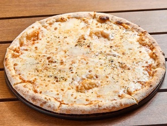 Pizza Quattro Formaggi (Orta) görseli