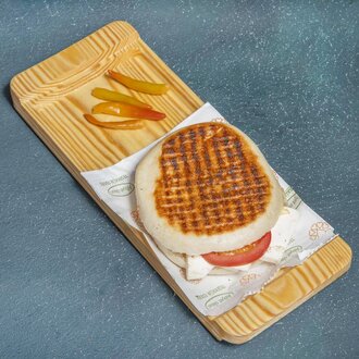 Beyaz Peynirli & Kaşarlı & Domatesli Tost görseli