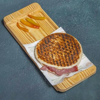 Füme Etli Kaşarlı Jumbo Tost görseli