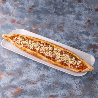 Kuşbaşılı Kaşarlı Pide görseli