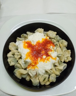 Haşlama Ispanaklı Mantı görseli