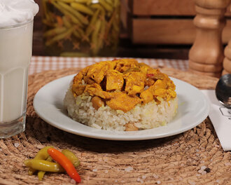 Köri Soslu Tavuklu Pilav görseli