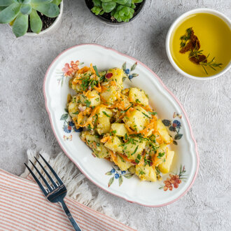 Hardallı Taze Otlu Patates Salatası görseli