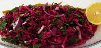 Acılı Kırmızılahana Salatası / Hot Red Cabbage Salad görseli