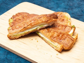 Avocado & Cheese Toast görseli