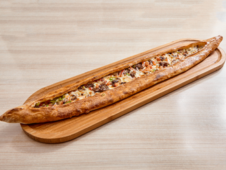 Kuşbaşılı Kaşarlı Pide görseli