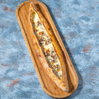Kavurmalı Kaşarlı Pide görseli