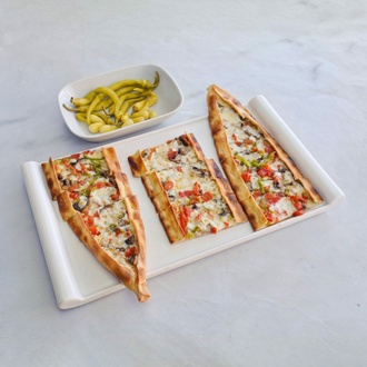 Mantarlı Pide görseli