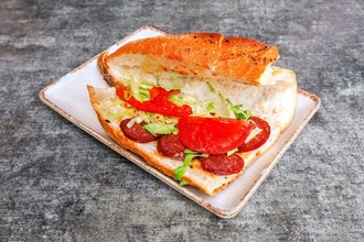 Yarım Ekmek Arası Sucuk görseli
