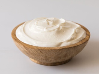 Süzme Yoğurt Sarımsaklı görseli