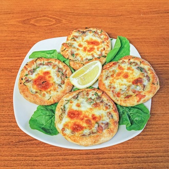 Kuşbaşılı Kaşarlı Nazilli Gülü Pide görseli