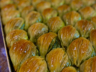 Fıstıklı Midye Baklava (1 kg.) görseli