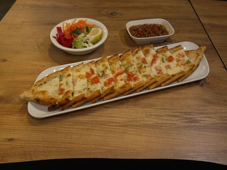 Kaşarlı Domatesli Biberli Pide (70 cm.) görseli